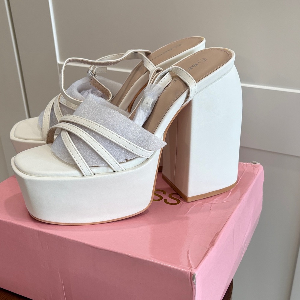 Chic White Berness Platform Sandals